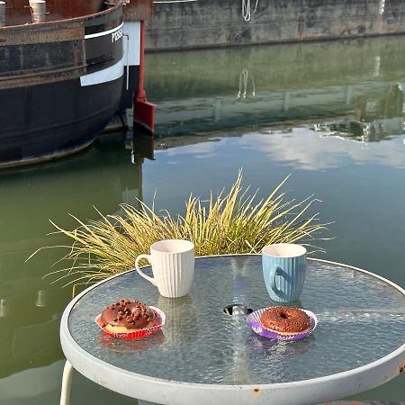 Peniche "Louise Michel" Sejournez Dans L'Appartement Du Capitaine, Offrez Vous Une Experience Inoubliable Au Fil De L'Eau Douai Eksteriør billede
