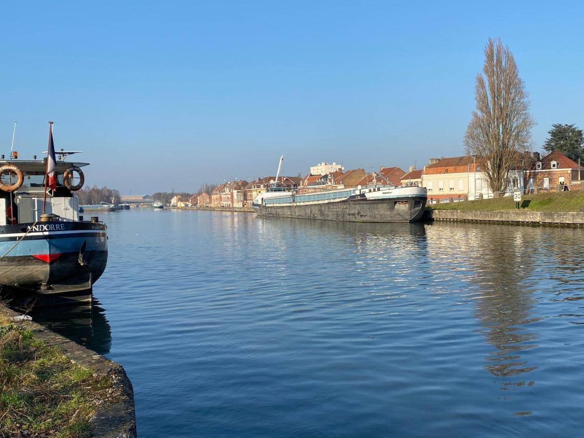 Peniche "Louise Michel" Sejournez Dans L'Appartement Du Capitaine, Offrez Vous Une Experience Inoubliable Au Fil De L'Eau Douai Eksteriør billede