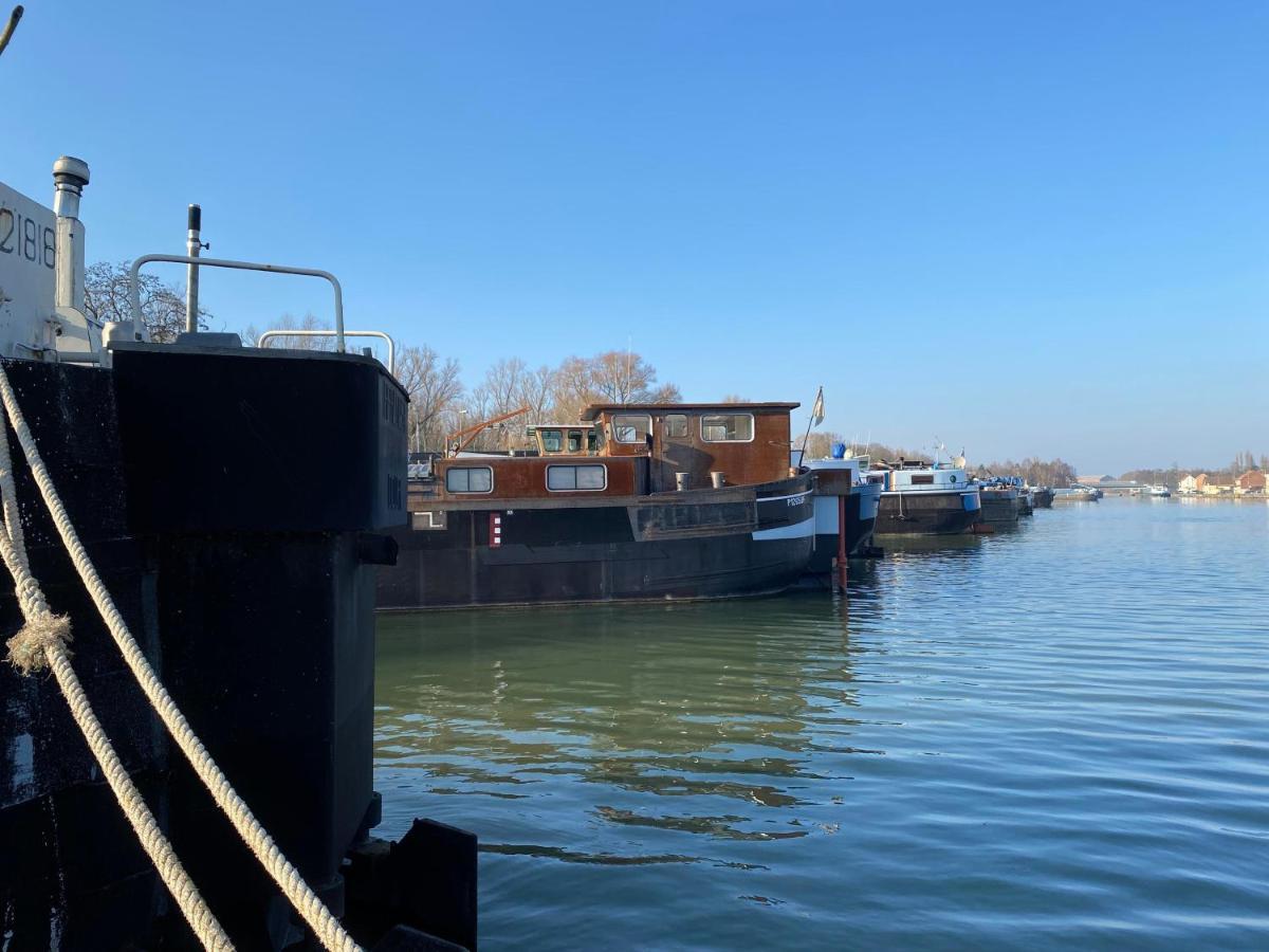 Peniche "Louise Michel" Sejournez Dans L'Appartement Du Capitaine, Offrez Vous Une Experience Inoubliable Au Fil De L'Eau Douai Eksteriør billede