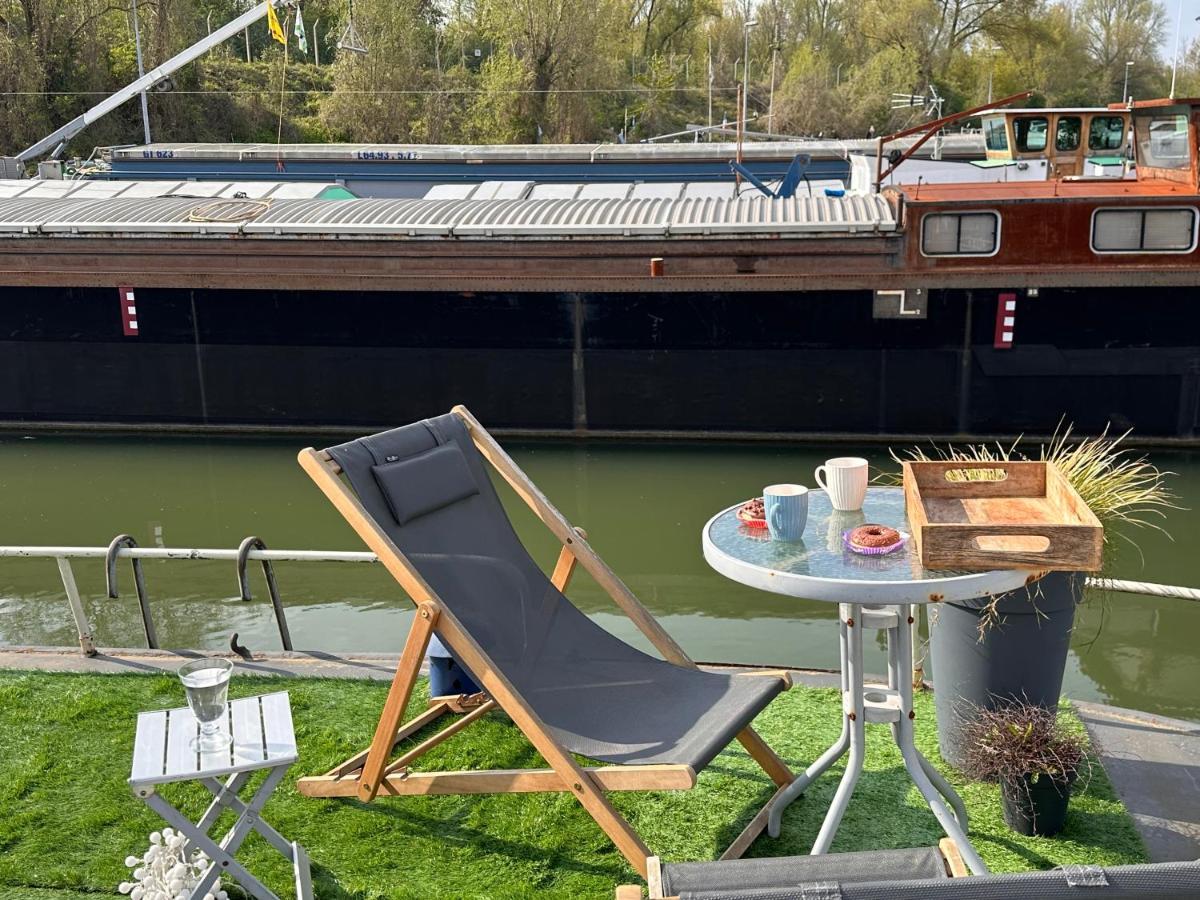 Peniche "Louise Michel" Sejournez Dans L'Appartement Du Capitaine, Offrez Vous Une Experience Inoubliable Au Fil De L'Eau Douai Eksteriør billede